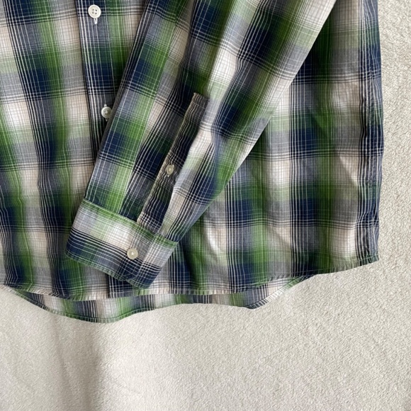 Michael Kors Est. 1981 Men’s Casual Button-Down Shirt. - Picture 5 of 8
